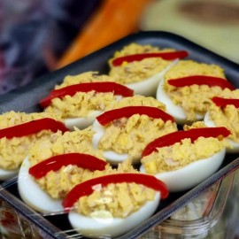 HUEVOS RELLENOS